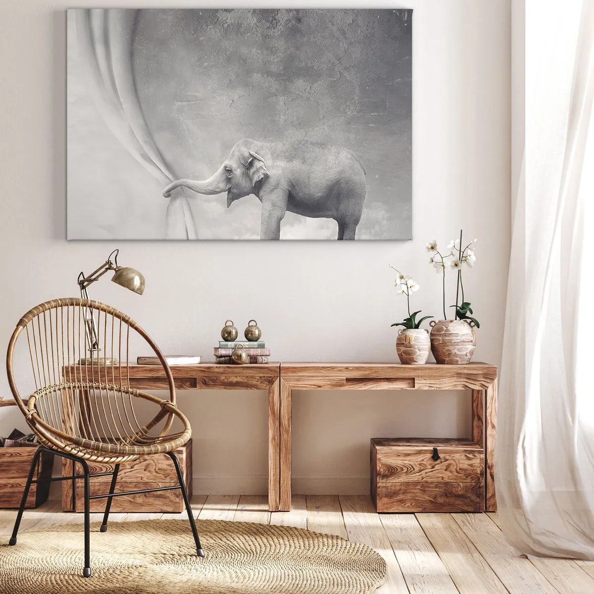 Quadro em tela - Um elefante abrindo a cortina em uma foto surreal em preto e branco - 70x50cm - Desvendando o mistério - Decoração de parede moderna para a sala de estar e quarto ARTTOR