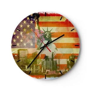 Relógio de parede - Relógio em vidro - A Estátua da Liberdade tendo como pano de fundo a bandeira dos EUA e a paisagem urbana - 30x30cm - Viva a América! - Decoração de parede moderna para a sala de estar, cozinha e quarto ARTTOR