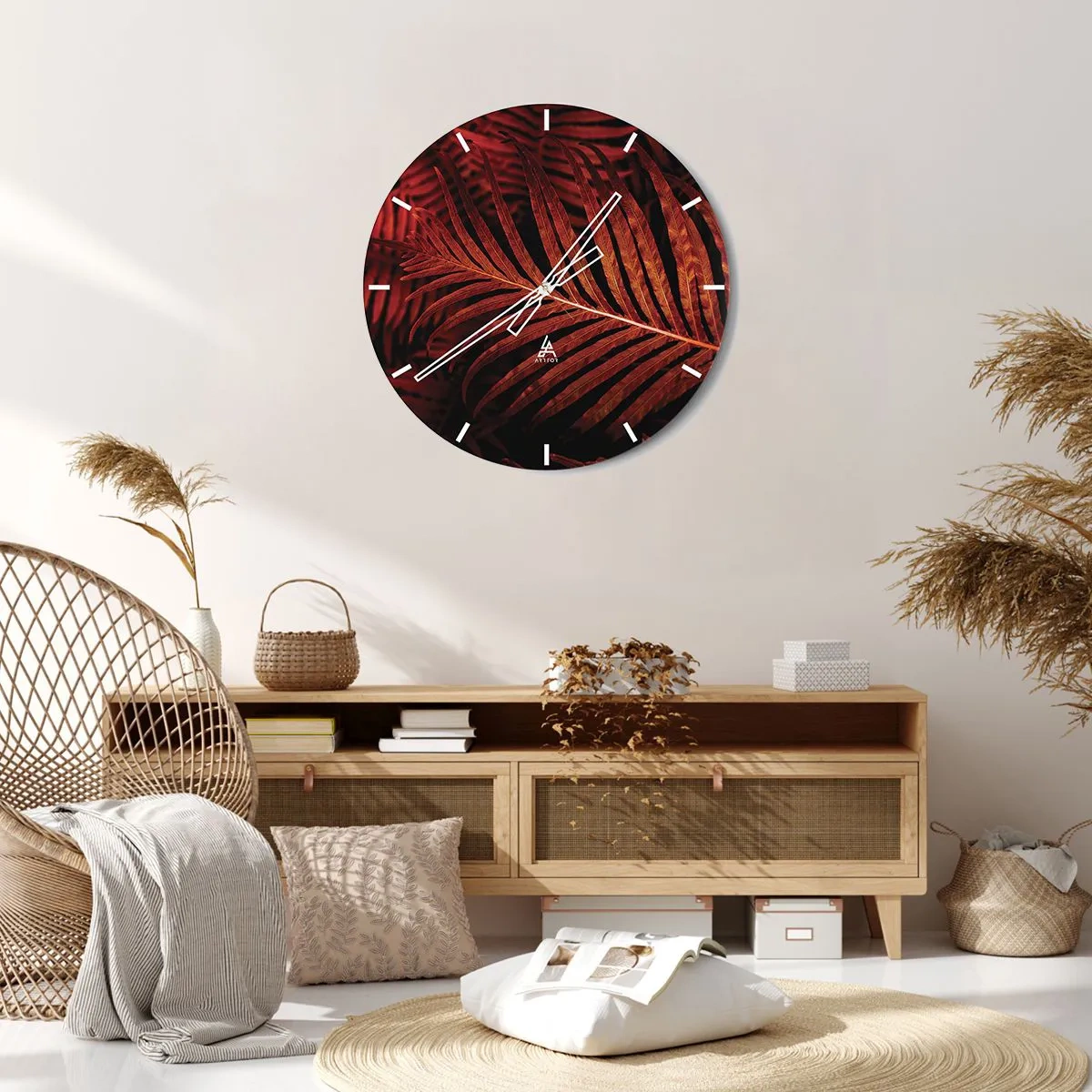 Relógio de parede - Relógio em vidro - Folhas vermelho-alaranjadas de uma planta tropical em um fundo escuro - 30x30cm - O calor da vida - Decoração de parede moderna para a sala de estar, cozinha e quarto ARTTOR