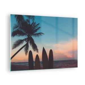 Quadro em vidro - Palmeira e pranchas de surfe na praia ao pôr do sol - 70x50cm - Amanhã também será divertido - Decoração de parede moderna para a sala de estar e quarto ARTTOR