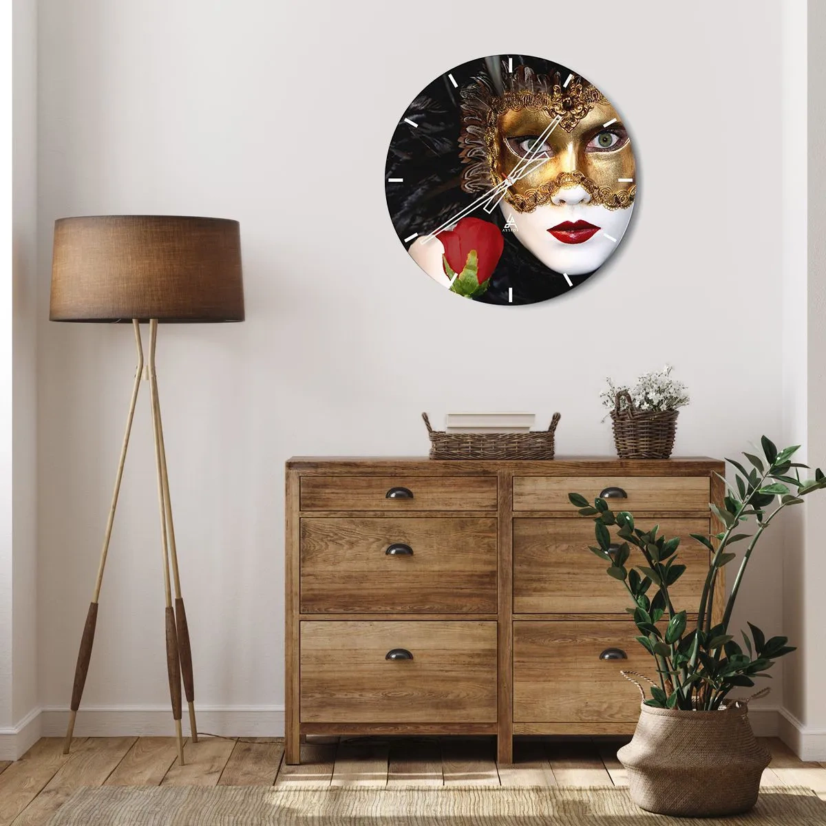 Relógio de parede - Relógio em vidro - Máscara veneziana dourada com uma rosa vermelha - 30x30cm - Porque a vida é uma grande baile - Decoração de parede moderna para a sala de estar, cozinha e quarto ARTTOR