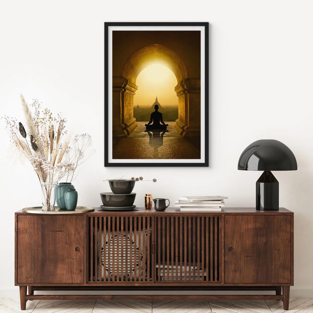 Pôster com moldura preta - Uma figura meditando no arco de um templo tendo como pano de fundo o sol nascente - 50x70cm - Harmonia completa - Decoração de parede moderna para a sala de estar e quarto ARTTOR