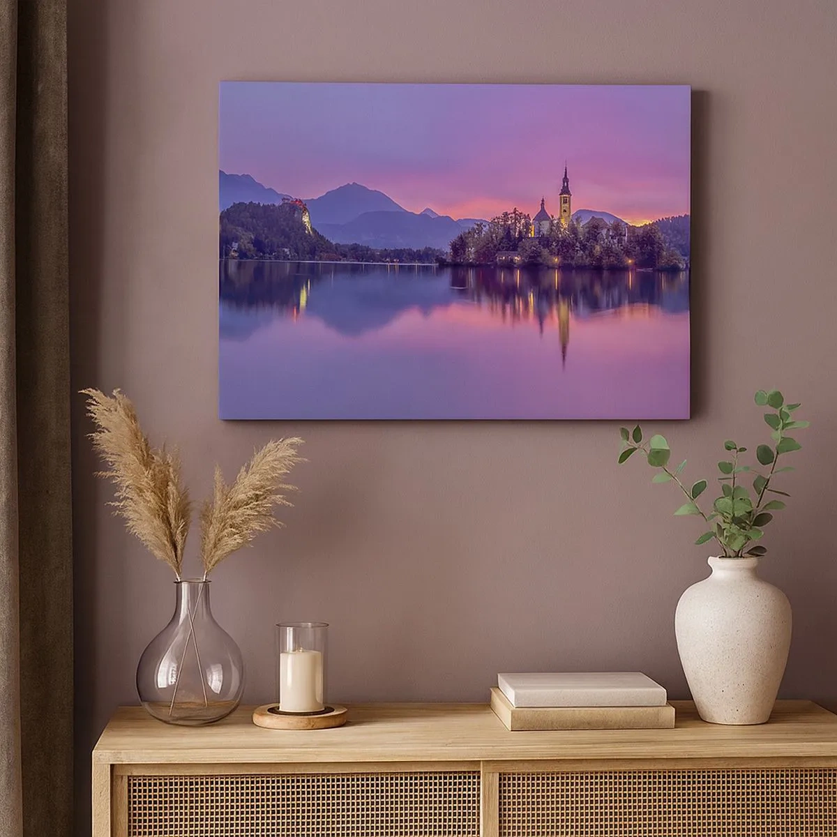Quadro em tela - Lago com uma ilha e uma igreja ao pôr do sol - 70x50cm - Ilha de conto de fadas ao anoitecer  - Decoração de parede moderna para a sala de estar e quarto ARTTOR
