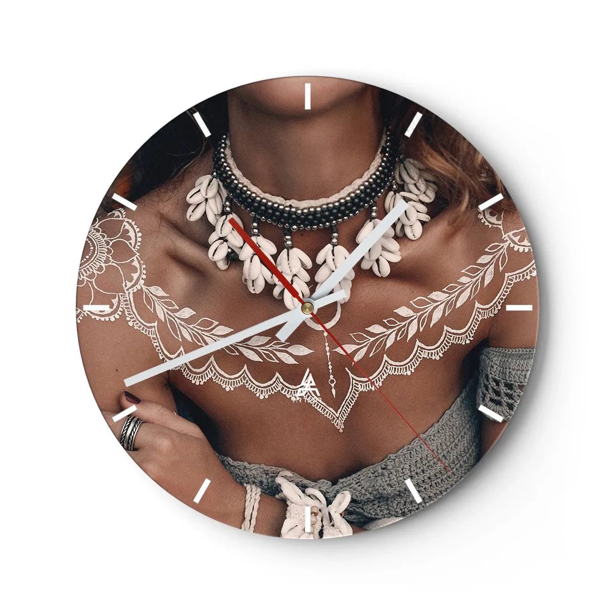 Relógio de parede - Relógio em vidro - Retrato decorativo de uma mulher com joias étnicas e padrões de hena - 30x30cm - Talismãs, rituais de feminilidade - Decoração de parede moderna para a sala de estar, cozinha e quarto ARTTOR