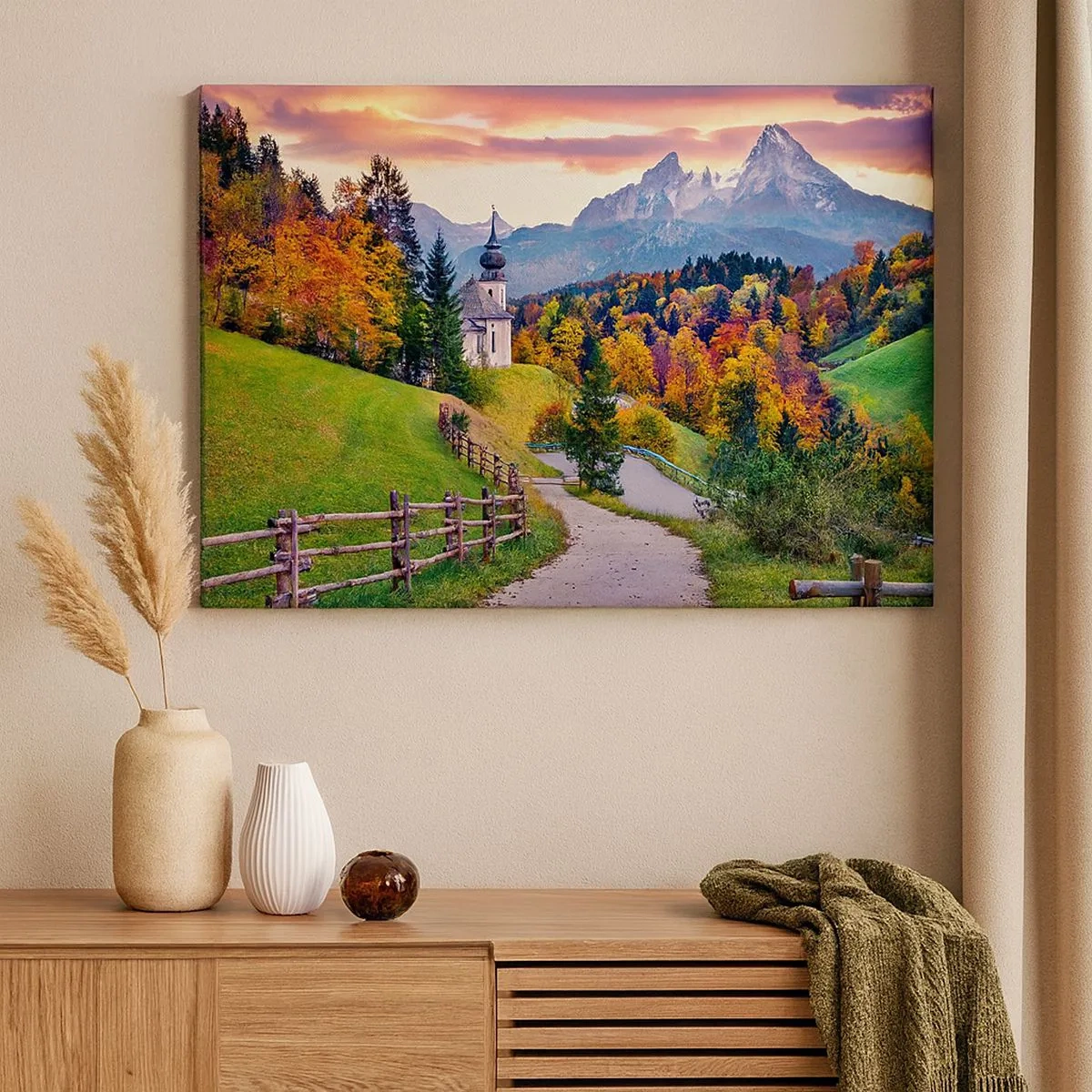 Quadro em tela - Paisagem de montanha de outono com uma capela e pôr do sol - 70x50cm - Paisagem como uma pintura - Decoração de parede moderna para a sala de estar e quarto ARTTOR