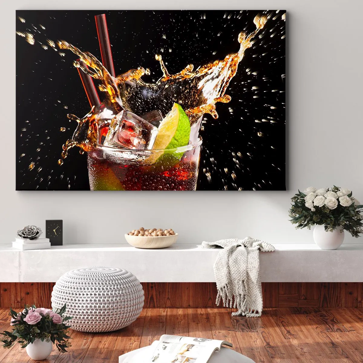 Quadro em tela - Um copo de bebida, limão e gelo no momento do respingo dinâmico - 70x50cm - Alegria e energia das cores - Decoração de parede moderna para a sala de estar e quarto ARTTOR
