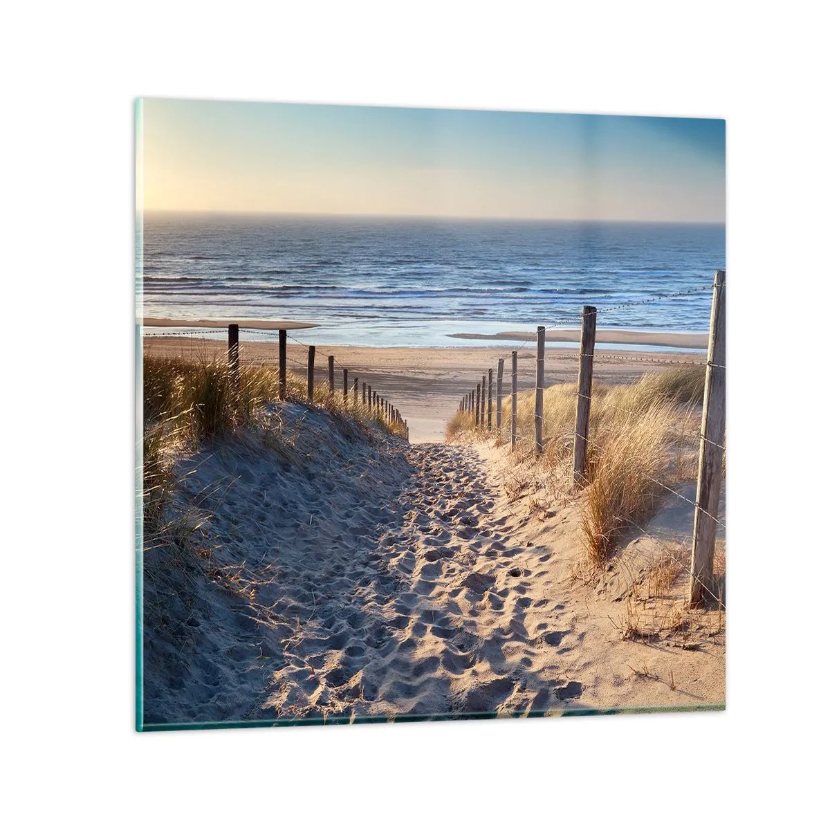 Quadro em vidro - O som do mar, o canto dos pássaros, a praia selvagem entre a relva... - 30x30 cm