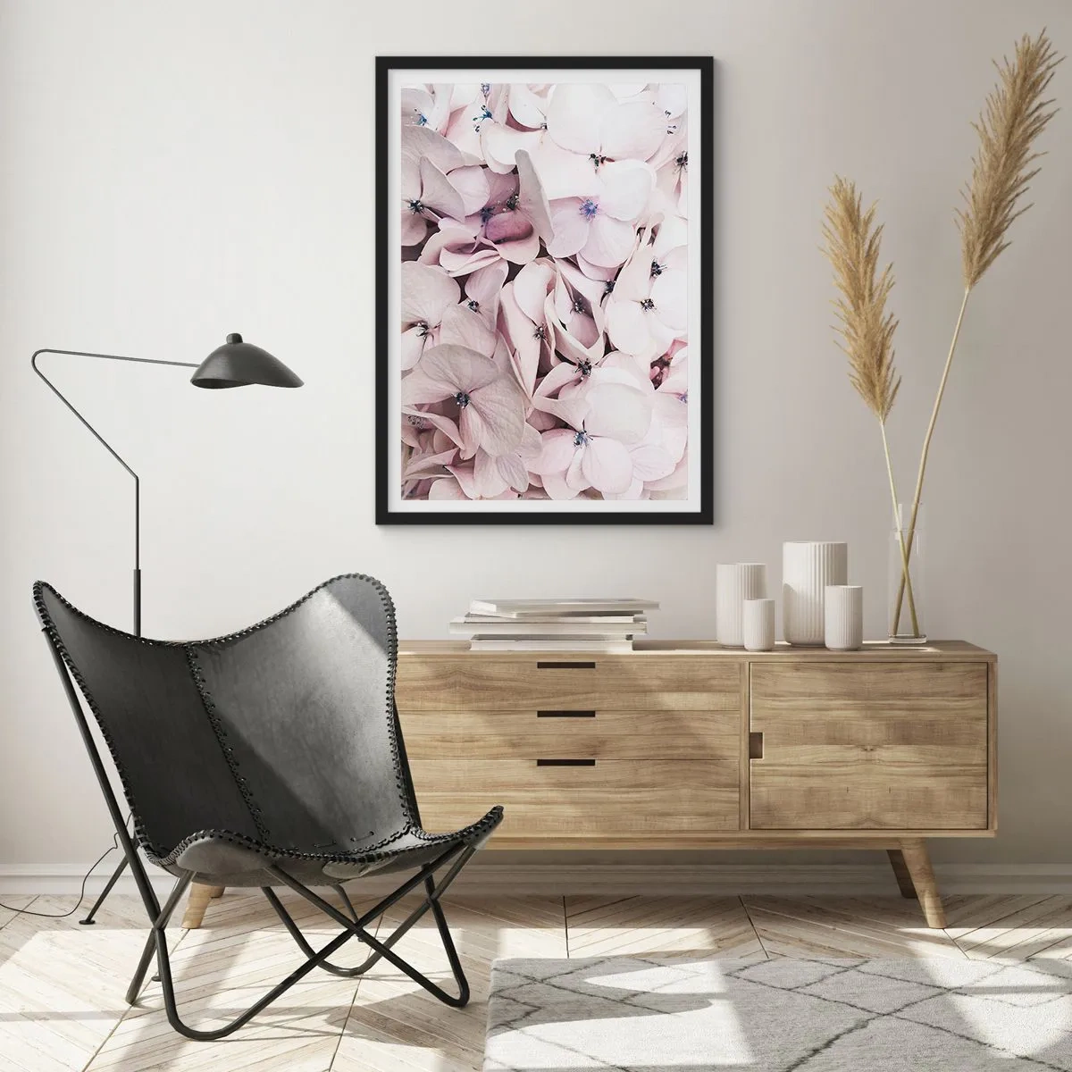 Pôster com moldura preta - Em uma inundação de flores - 70x100 cm