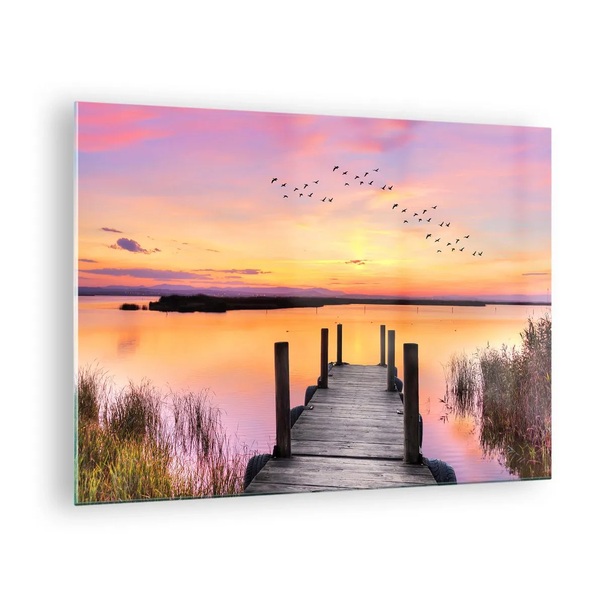 Quadro em vidro - Píer à beira do lago ao pôr do sol com pássaros no céu - 70x50cm - Silenciosa Alvorada Violeta  - Decoração de parede moderna para a sala de estar e quarto ARTTOR