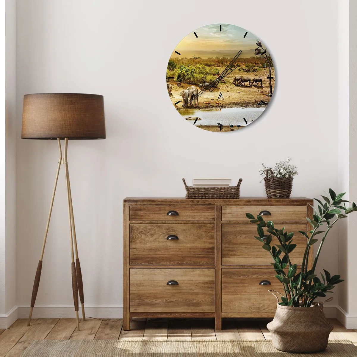 Relógio de parede - Relógio em vidro - Savana com animais selvagens em um bebedouro ao pôr do sol - 30x30cm - Um rio corria no Éden... - Decoração de parede moderna para a sala de estar, cozinha e quarto ARTTOR
