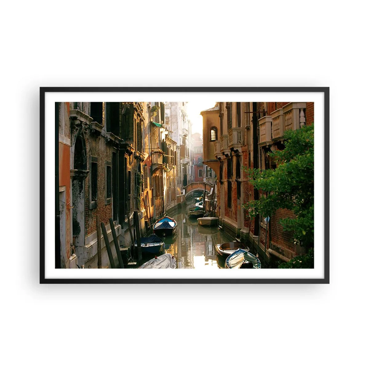 Pôster com moldura preta - Em um beco veneziano - 91x61 cm