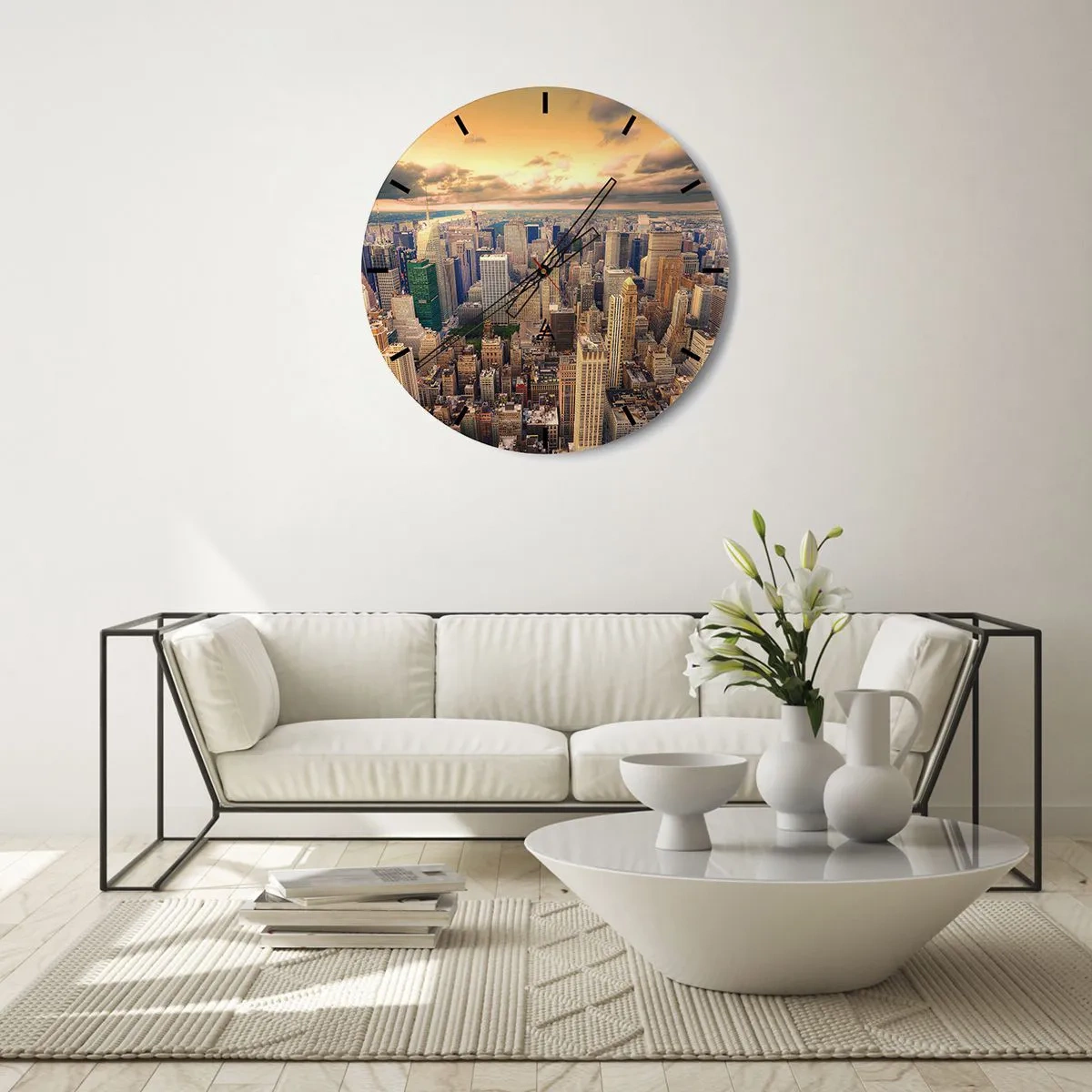 Relógio de parede - Relógio em vidro - Panorama da cidade ao pôr do sol em tons quentes - 30x30cm - Metrópole dourada - Decoração de parede moderna para a sala de estar, cozinha e quarto ARTTOR