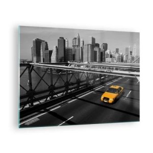 Quadro em vidro - Um táxi amarelo em uma ponte com vista para Manhattan - 70x50cm - A cor da cidade grande - Decoração de parede moderna para a sala de estar e quarto ARTTOR