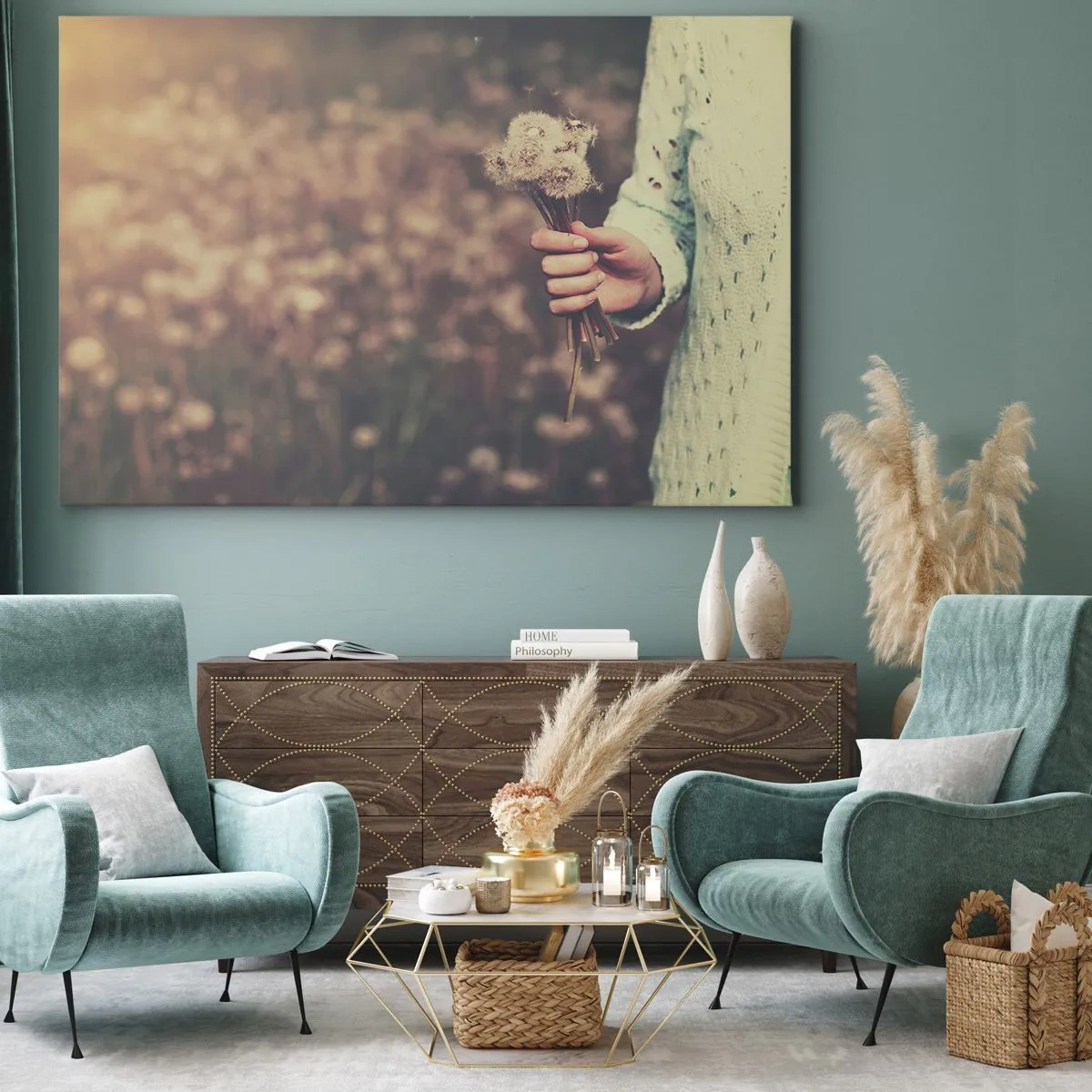 Quadro em tela - Uma mão segurando dentes-de-leão contra um fundo desfocado de um campo cheio de flores. - 70x50cm - Fique com isto, por favor - Decoração de parede moderna para a sala de estar e quarto ARTTOR