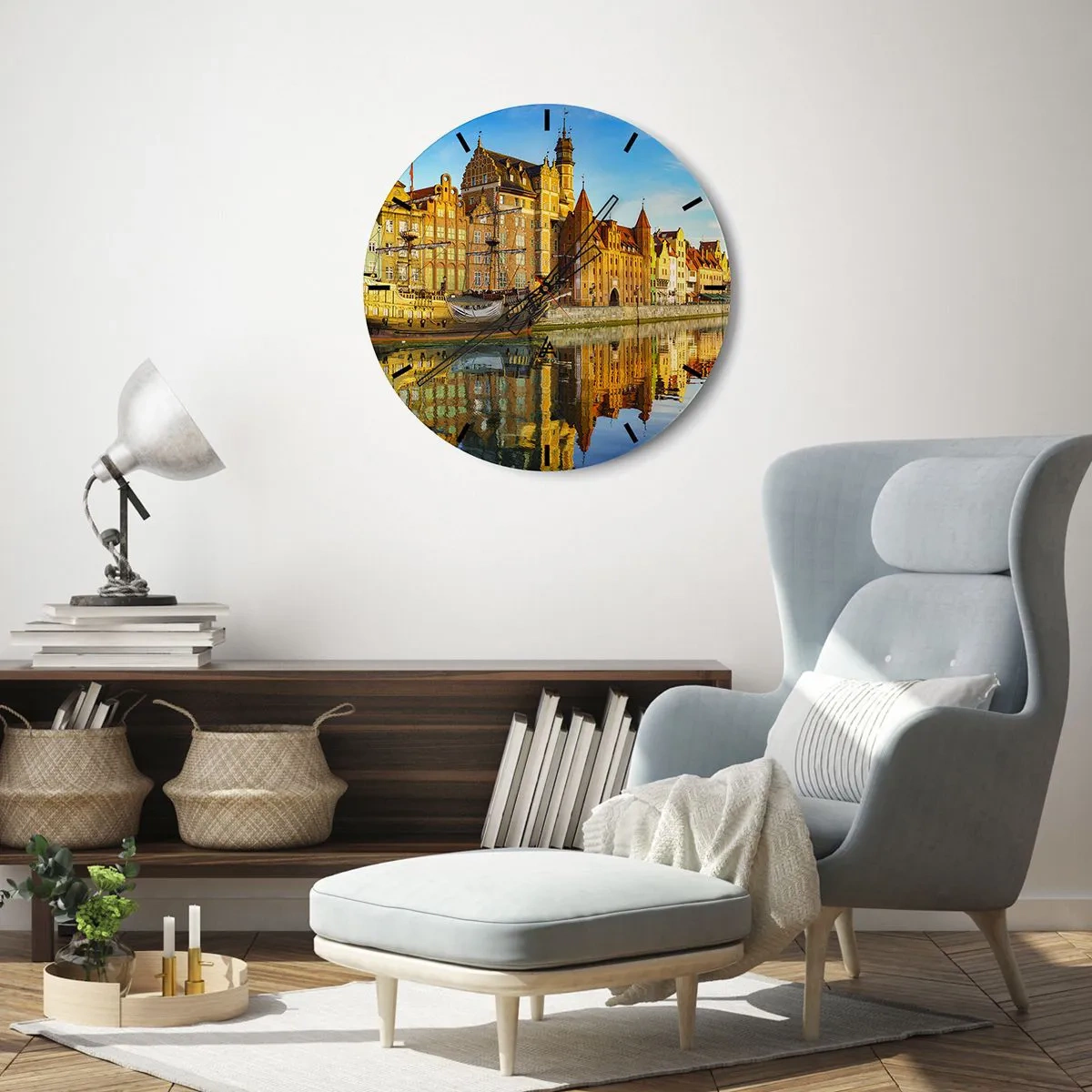 Relógio de parede - Relógio em vidro - Panorama da cidade velha com reflexo na água à luz do pôr do sol - 30x30cm - Imagem espelhada do passado - Decoração de parede moderna para a sala de estar, cozinha e quarto ARTTOR