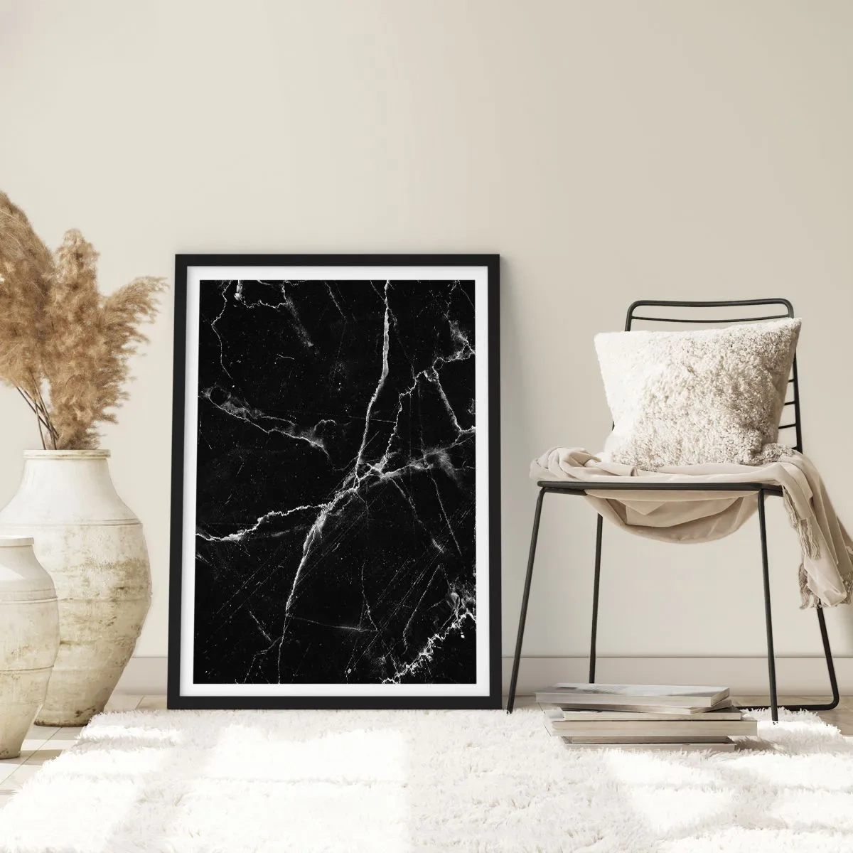 Pôster com moldura preta - Fundo de mármore preto com rachaduras brancas - 50x70cm - A vida secreta da pedra - Decoração de parede moderna para a sala de estar e quarto ARTTOR