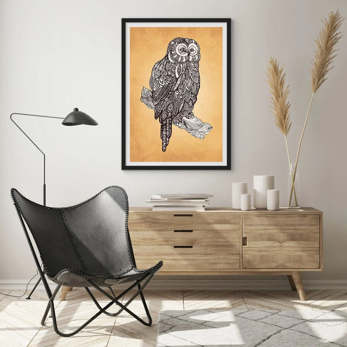 Pôster com moldura preta - Uma coruja estilizada com um padrão ornamental sobre um fundo bege. - 50x70cm - Ornamentos intrincados de sabedoria - Decoração de parede moderna para a sala de estar e quarto ARTTOR
