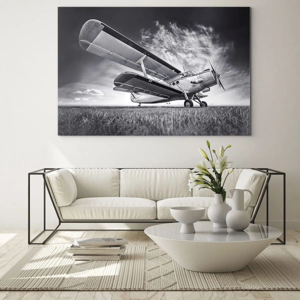 Quadro em vidro - Uma fotografia em preto e branco de um avião contra um céu dramático. - 70x50cm - Andarilho alado - Decoração de parede moderna para a sala de estar e quarto ARTTOR