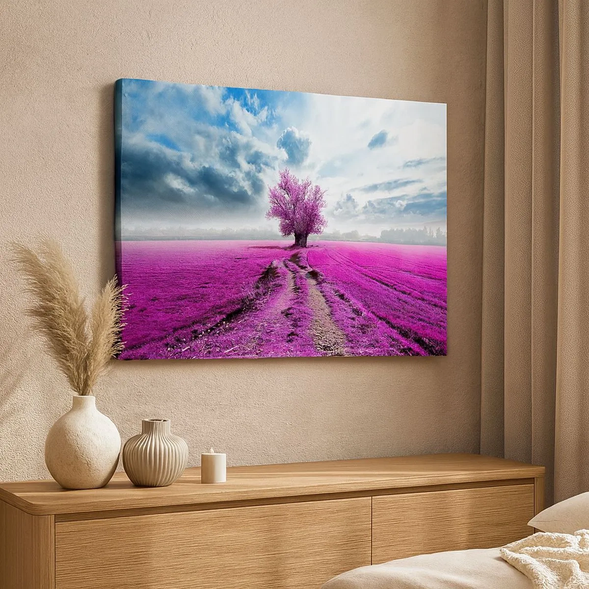 Quadro em tela - Uma árvore solitária em um campo em um tom de rosa intenso - 70x50cm - Charmosa charneca - Decoração de parede moderna para a sala de estar e quarto ARTTOR