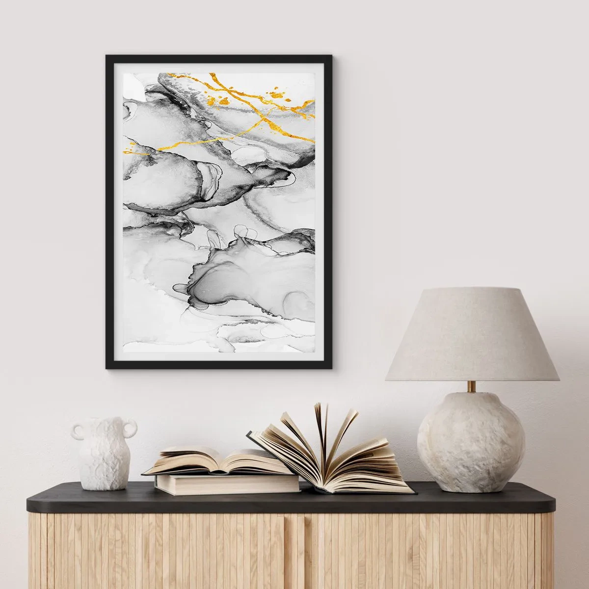 Pôster com moldura preta - Uma composição abstrata em tons de cinza com detalhes dourados. - 50x70cm - Composição dourada - Decoração de parede moderna para a sala de estar e quarto ARTTOR