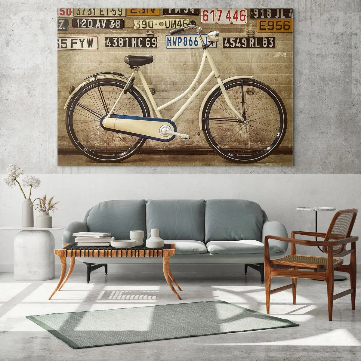 Quadro em vidro - Uma bicicleta velha contra uma parede com placas de veículos - 70x50cm - Sem complexos - Decoração de parede moderna para a sala de estar e quarto ARTTOR