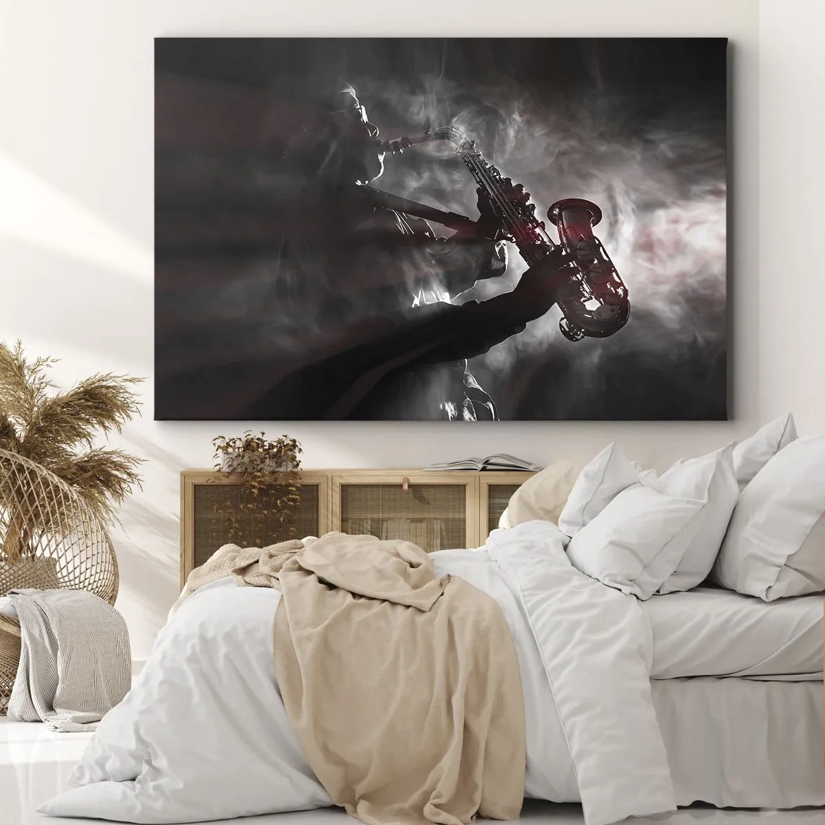 Quadro em tela - Saxofonista em fumaça no palco em preto e vermelho atmosférico - 70x50cm - Nos fumos do jazz - Decoração de parede moderna para a sala de estar e quarto ARTTOR