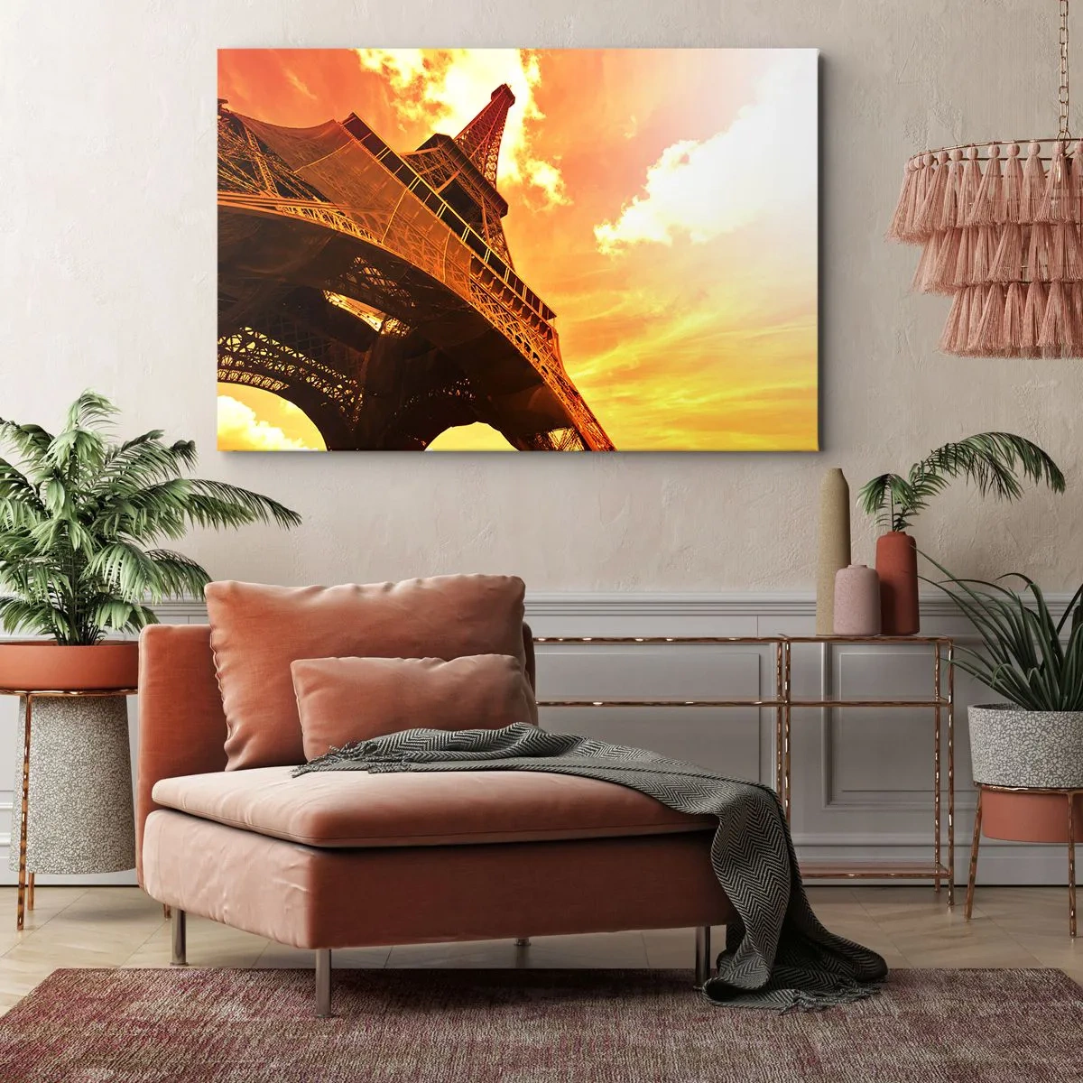 Quadro em tela - A Torre Eiffel contra um céu dourado durante o pôr do sol - 70x50cm - Monumental, dourada pelo sol - Decoração de parede moderna para a sala de estar e quarto ARTTOR