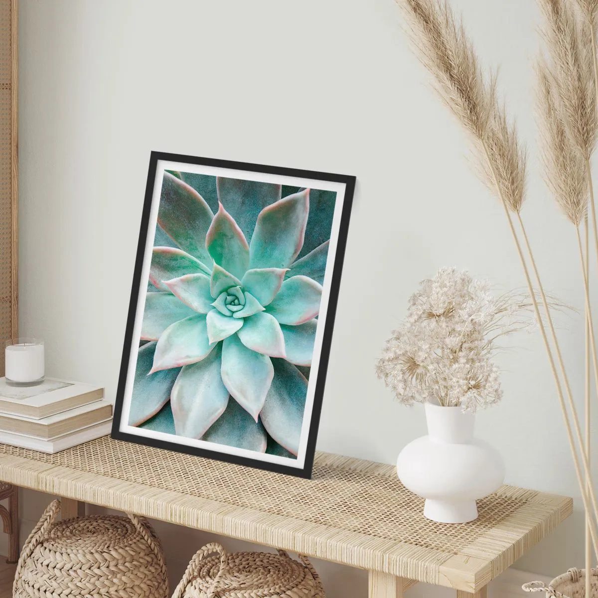 Pôster com moldura preta - Um close das folhas simétricas de uma suculenta em tons de verde. - 50x70cm - O coração do deserto - Decoração de parede moderna para a sala de estar e quarto ARTTOR