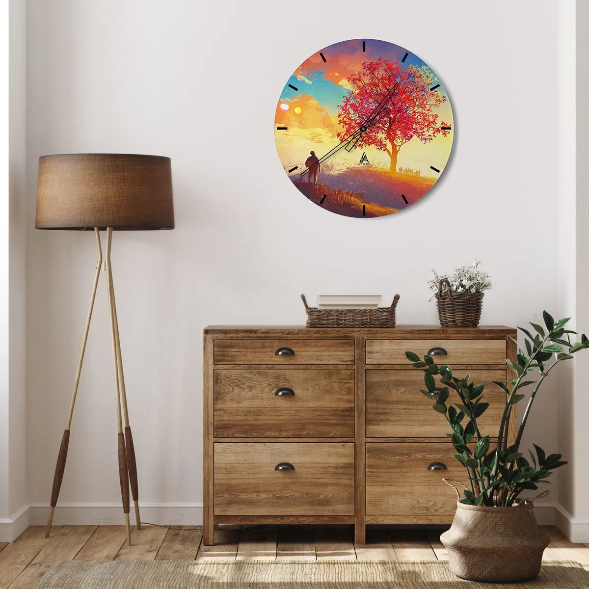 Relógio de parede - Relógio em vidro - Uma árvore com cores de outono com uma pessoa contra um céu pitoresco - 30x30cm - O peregrino no seu destino - Decoração de parede moderna para a sala de estar, cozinha e quarto ARTTOR