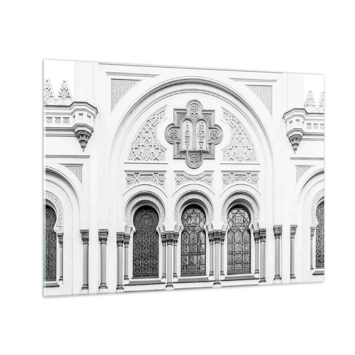 Quadro em vidro - A fachada de um edifício histórico com janelas e detalhes decorativos - 70x50cm - Na fronteira das culturas - Decoração de parede moderna para a sala de estar e quarto ARTTOR