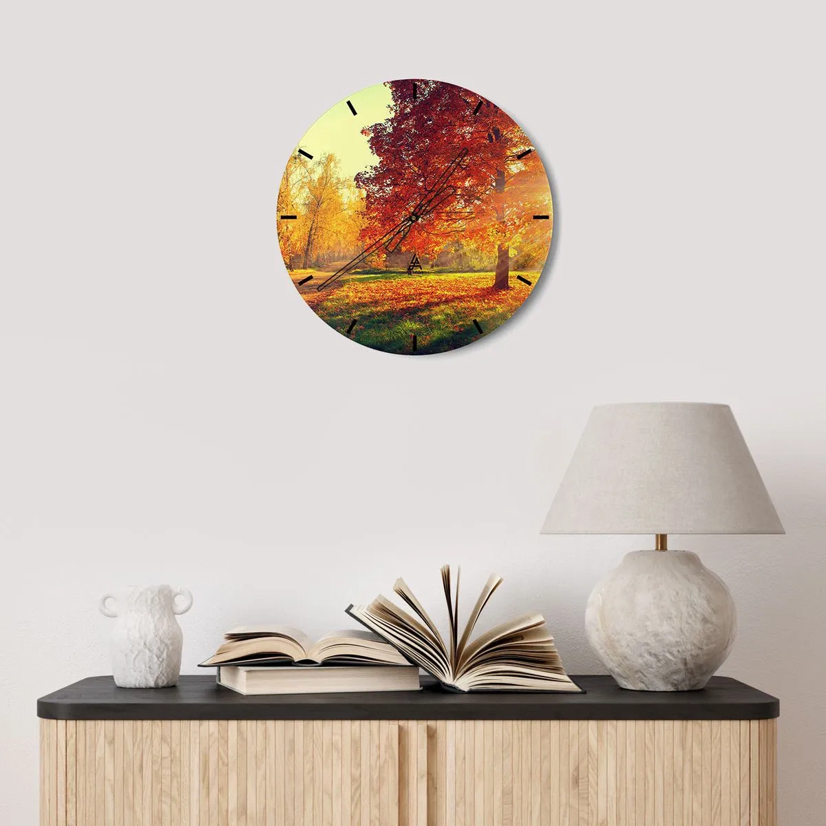 Relógio de parede - Relógio em vidro - Paisagem de outono com uma árvore com folhas vermelhas no parque - 30x30cm - O vermelho é lindo - Decoração de parede moderna para a sala de estar, cozinha e quarto ARTTOR