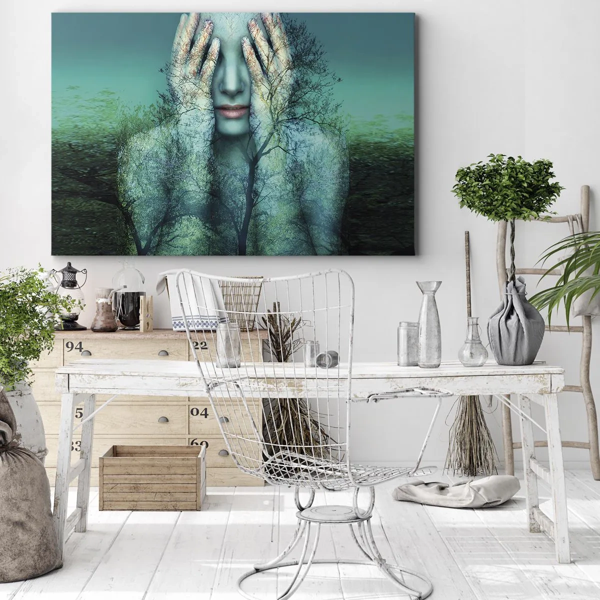 Quadro em tela - Uma figura feminina com um motivo de árvore sobre um fundo de paisagem turquesa - 70x50cm - Imersa em azul - Decoração de parede moderna para a sala de estar e quarto ARTTOR