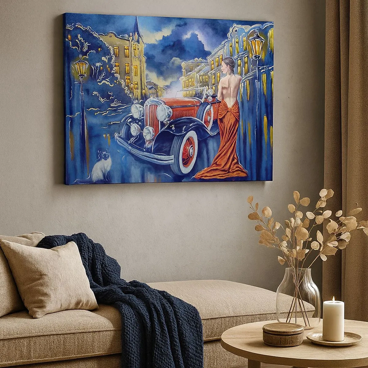 Quadro em tela - Uma mulher com um vestido elegante perto de um carro retrô à noite - 70x50cm - Música instrumental em azul e coral - Decoração de parede moderna para a sala de estar e quarto ARTTOR