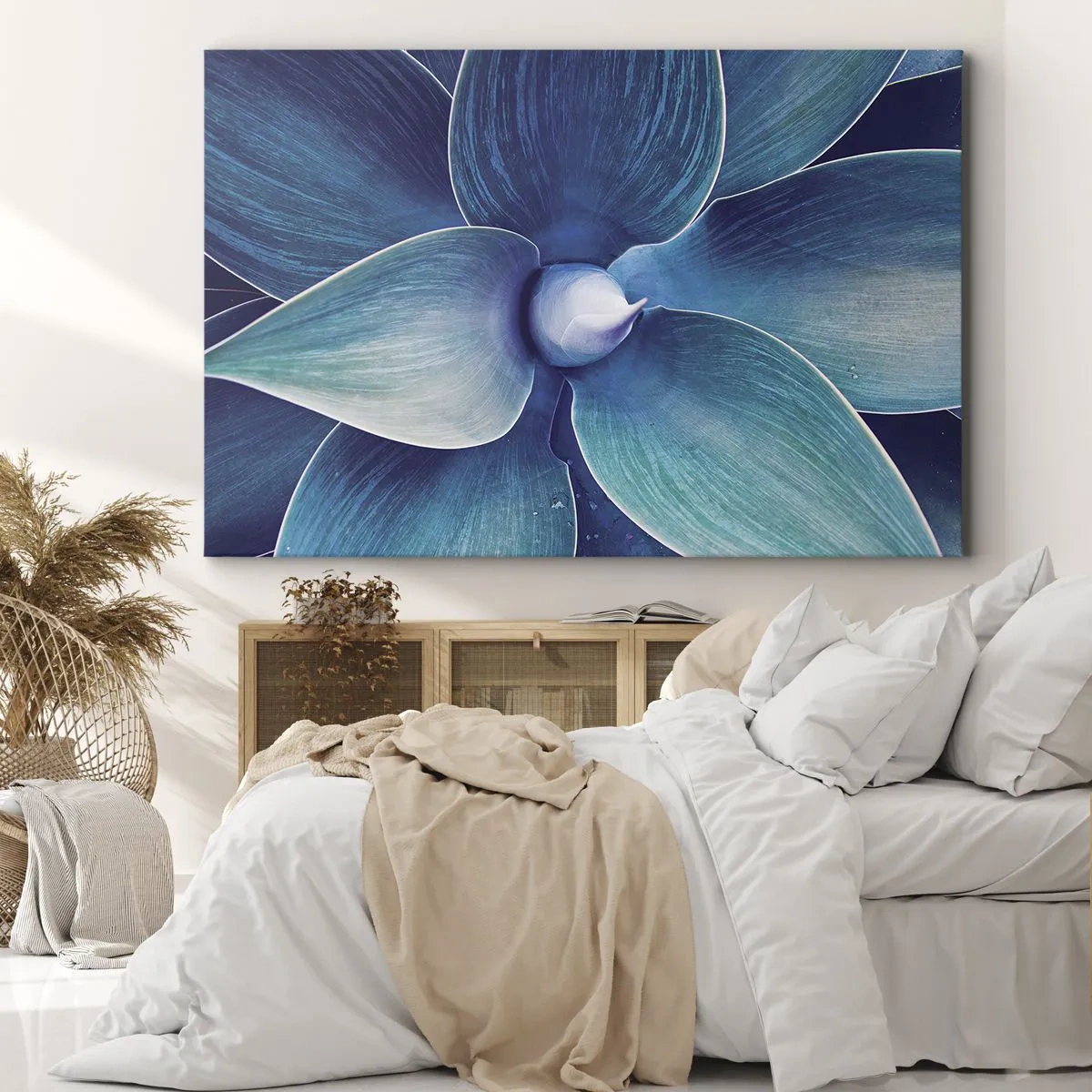 Quadro em tela - Close-up de uma flor abstrata em tons de azul - 70x50cm - O azul do céu - Decoração de parede moderna para a sala de estar e quarto ARTTOR