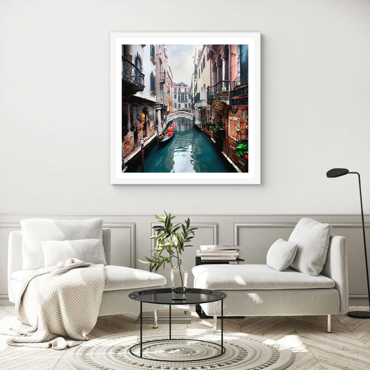 Pôster em moldura branca - Paisagem veneziana com gôndola e ponte - 60x60 cm