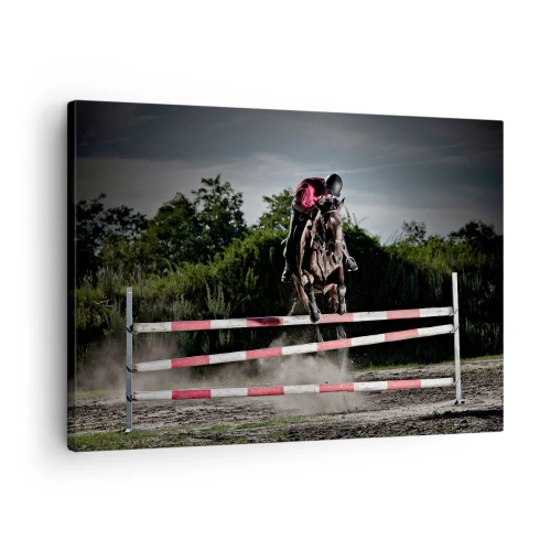 Quadro em tela - Um cavaleiro em um cavalo saltando sobre um obstáculo em uma pista de corrida - 70x50cm - Juntos pela vitória - Decoração de parede moderna para a sala de estar e quarto ARTTOR