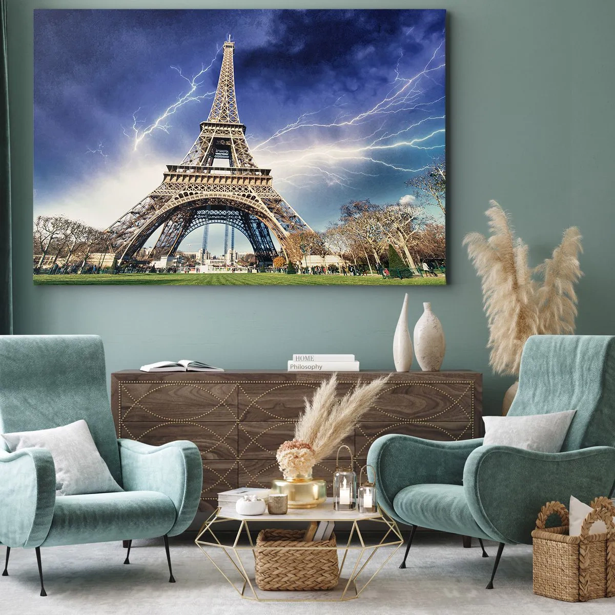 Quadro em tela - A Torre Eiffel com um céu tempestuoso e relâmpagos ao fundo - 70x50cm - Senhora das Tempestades - Decoração de parede moderna para a sala de estar e quarto ARTTOR