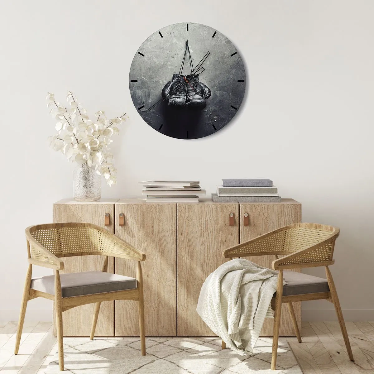 Relógio de parede - Relógio em vidro - Luvas de boxe pretas em um fundo cinza - 30x30cm - Tempo de luta e tempo de paz - Decoração de parede moderna para a sala de estar, cozinha e quarto ARTTOR