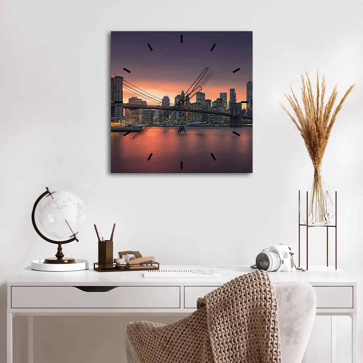 Relógio de parede - Relógio em vidro - Imersa no silêncio lilás - 40x40 cm