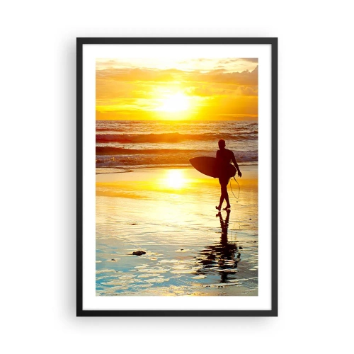 Pôster com moldura preta - Surfista caminhando na praia ao pôr do sol - 50x70cm - O Retorno do Guerreiro - Decoração de parede moderna para a sala de estar e quarto ARTTOR