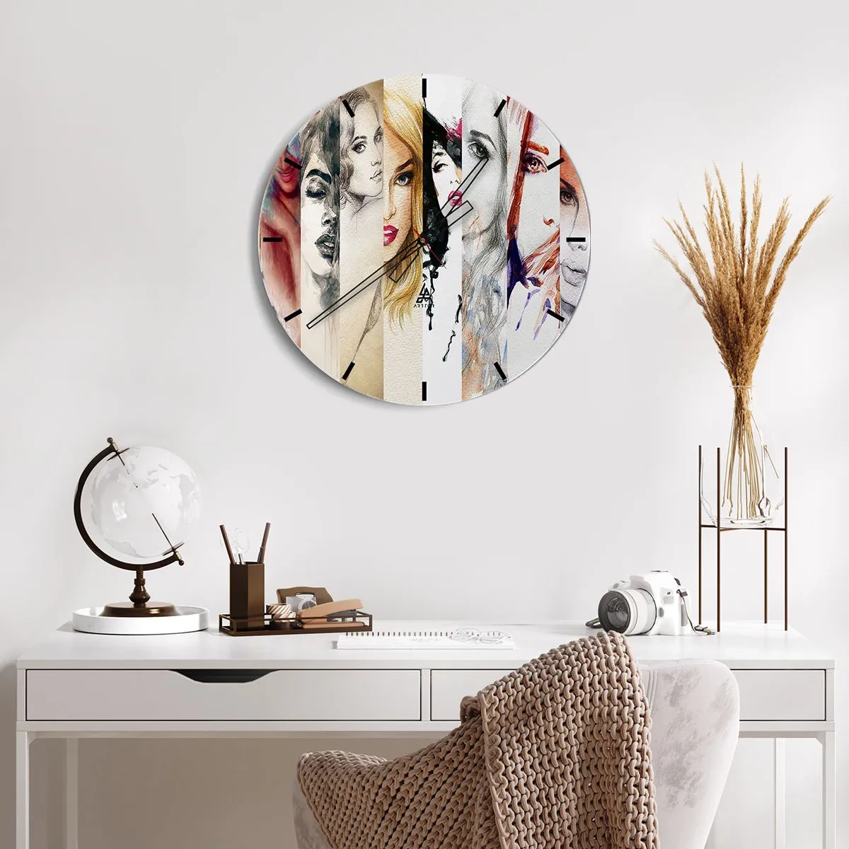 Relógio de parede - Relógio em vidro - Retratos de mulheres em vários estilos artísticos - 30x30cm - Sempre VOCÊ - Decoração de parede moderna para a sala de estar, cozinha e quarto ARTTOR