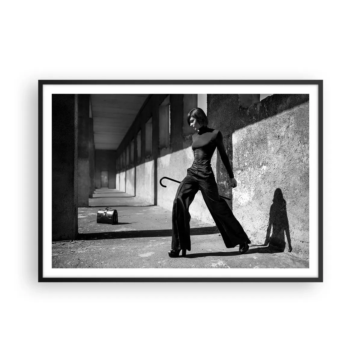 Pôster com moldura preta - Elegância urbana - 100x70 cm