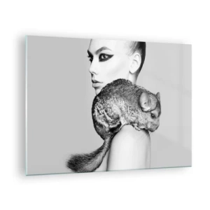 Quadro em vidro - Retrato de uma mulher com uma chinchila em preto e branco - 70x50cm - A dama com a chinchila - Decoração de parede moderna para a sala de estar e quarto ARTTOR
