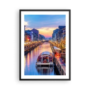 Pôster com moldura preta - Canal com barco e iluminação noturna em um pôr do sol em tons pastéis - 50x70cm - Uma noite de luz e diversão - Decoração de parede moderna para a sala de estar e quarto ARTTOR