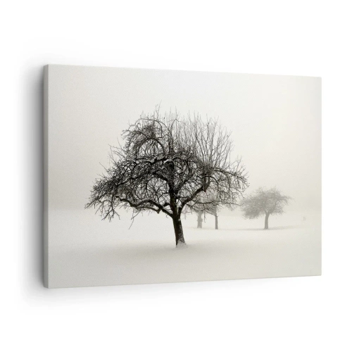 Quadro em tela - Árvores em um campo coberto de neve cercado por neblina - 70x50cm - Sono de inverno - Decoração de parede moderna para a sala de estar e quarto ARTTOR