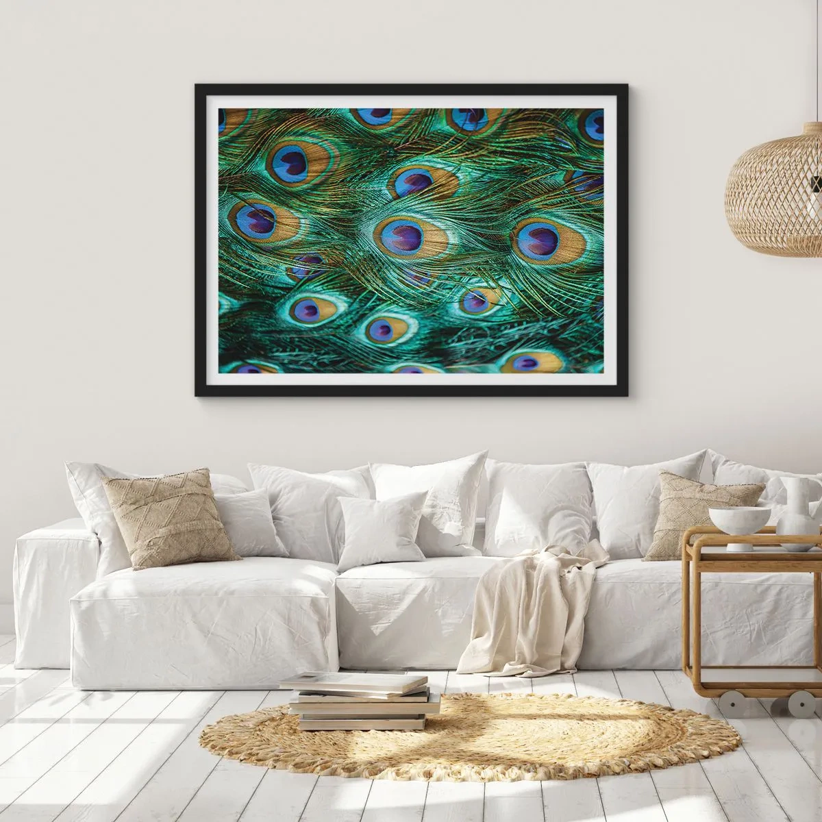 Pôster com moldura preta - Um olhar de pavão - 70x50 cm