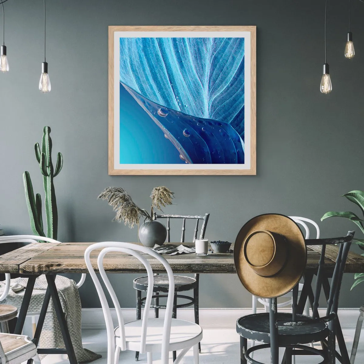 Pôster com moldura de carvalho claro - Gotas escondidas no azul - 60x60 cm