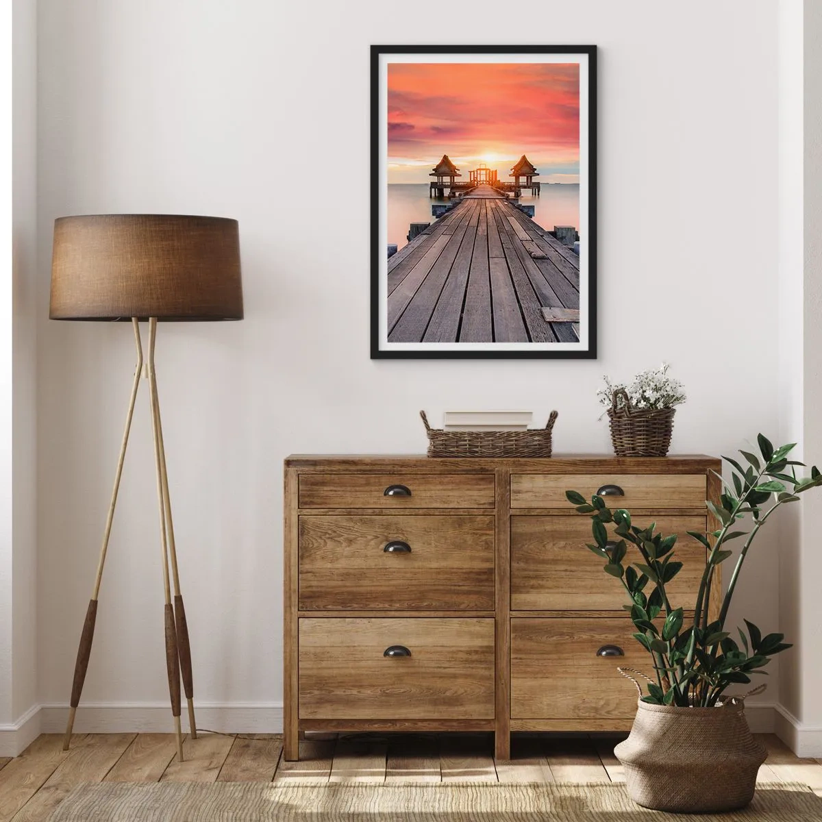 Pôster com moldura preta - Um cais de madeira com o pôr do sol sobre a água ao fundo - 50x70cm - De oeste para leste - Decoração de parede moderna para a sala de estar e quarto ARTTOR
