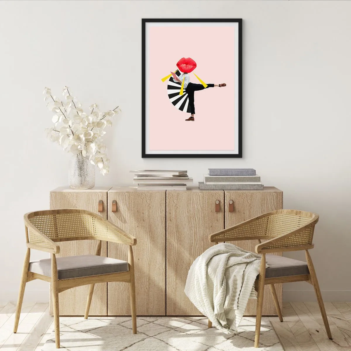 Pôster com moldura preta - Uma composição surreal com lábios e elementos geométricos em um fundo rosa. - 50x70cm - Arte pop surreal - Decoração de parede moderna para a sala de estar e quarto ARTTOR