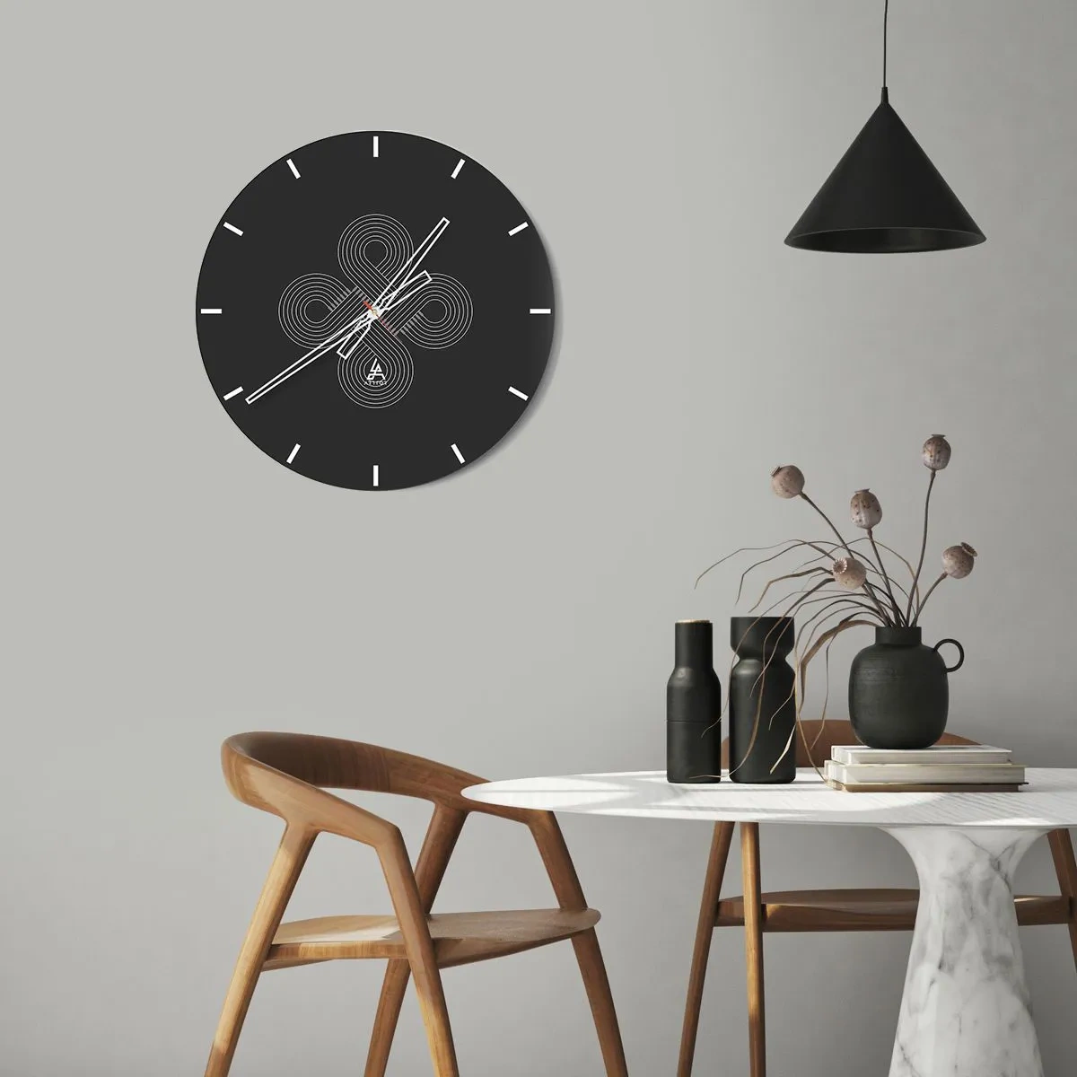 Relógio de parede - Relógio em vidro - Fundo preto com padrão branco inspirado em um motivo celta - 30x30cm - No espírito celta - Decoração de parede moderna para a sala de estar, cozinha e quarto ARTTOR